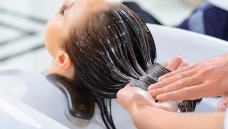 What Are the Notable Signs You Need Hair Treatment Service?